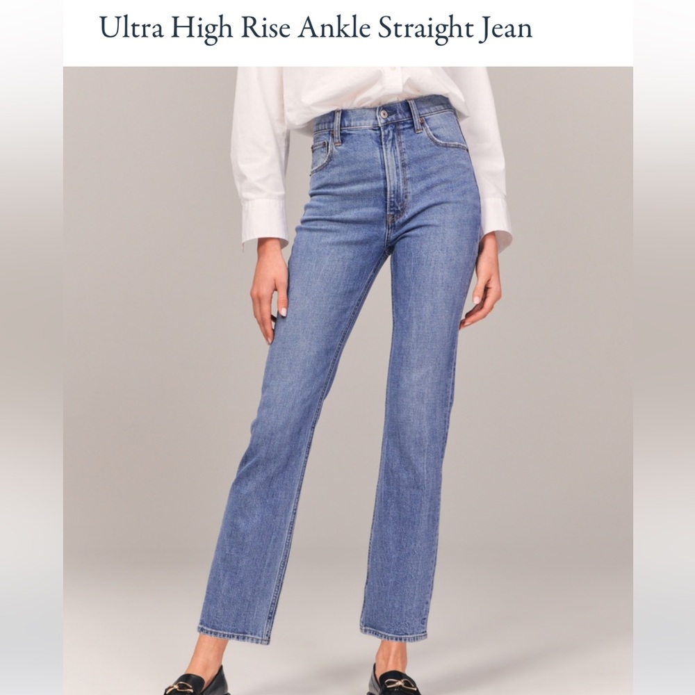 NWOT Abercrombie Ultra High Rise Ankle Straight Jeans